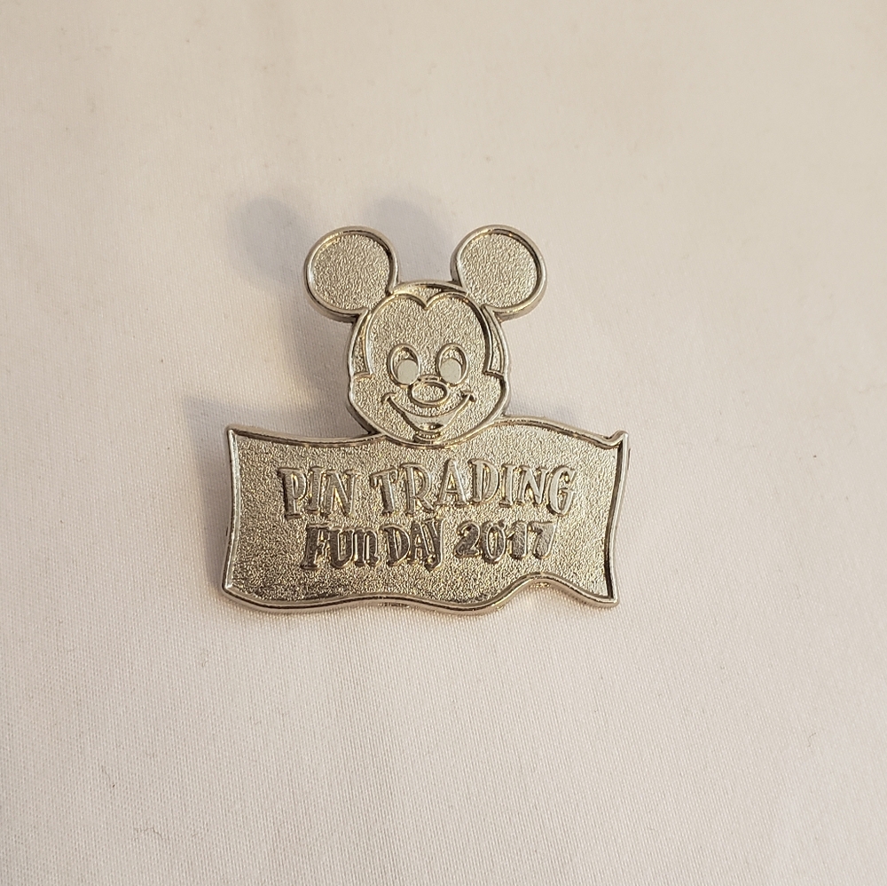 Disney Pin Trading Fun Day 2017